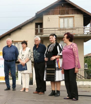 Фестивал на народната носия