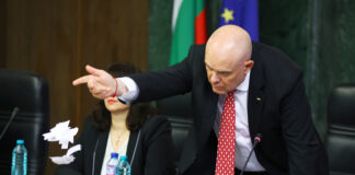 Иван Гешев къса оставката си