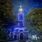 Камбанарията в Хасково засия в синьо