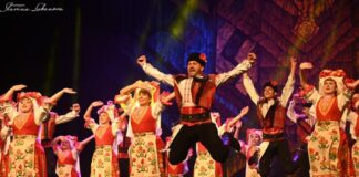 Фолклорен танцов ансамбъл „Мездра“