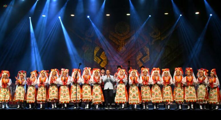 Фолклорен танцов ансамбъл &bdquo;Мездра&ldquo;