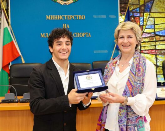 Весела Лечева