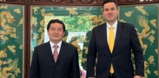 Н. Пр. Дун Сяодзюн и Никола Стоянов