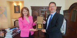 Проф. Мария Нейкова и Н. Пр. Йес Брогорд Нилсен