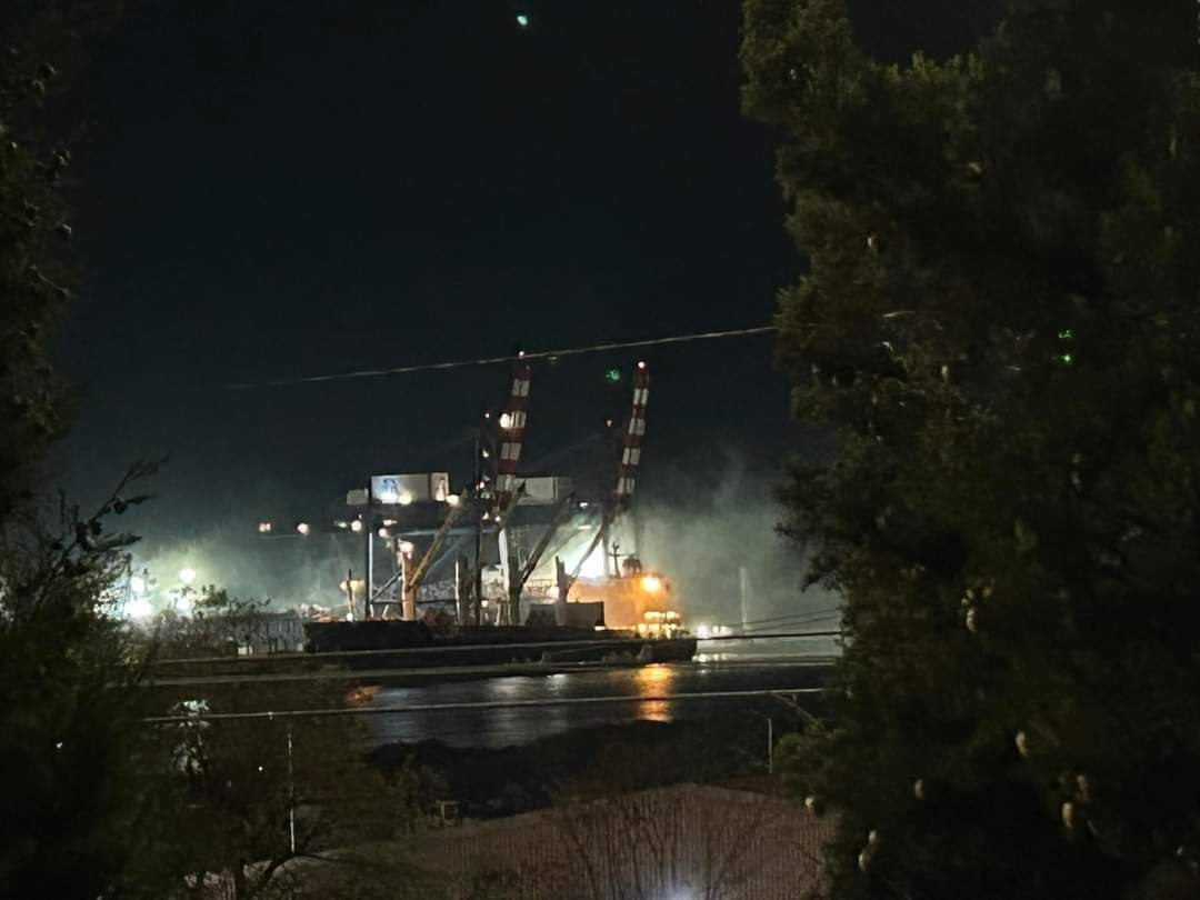 Пристанище Бургас Снимка Йордан Терзиев Фейсбук
Граждани сигнализираха за потенциална опасност