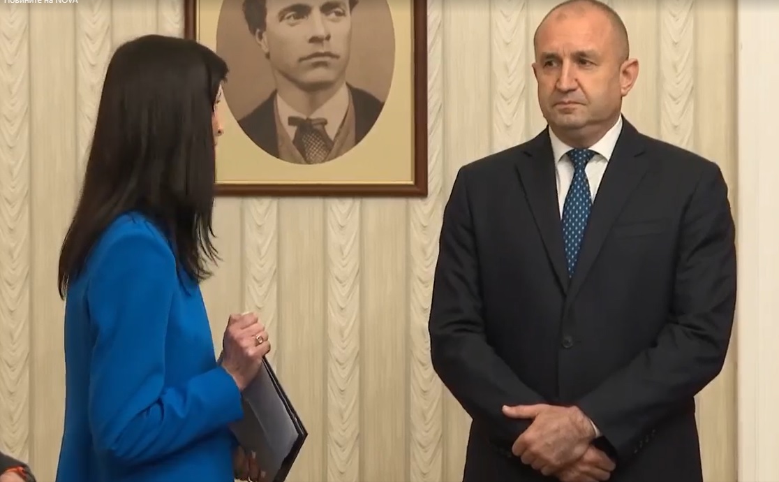 Номинираната за премиер от ГЕРБ СДС Мария Габриел върна неизпълнен първия