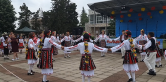 Народни танци