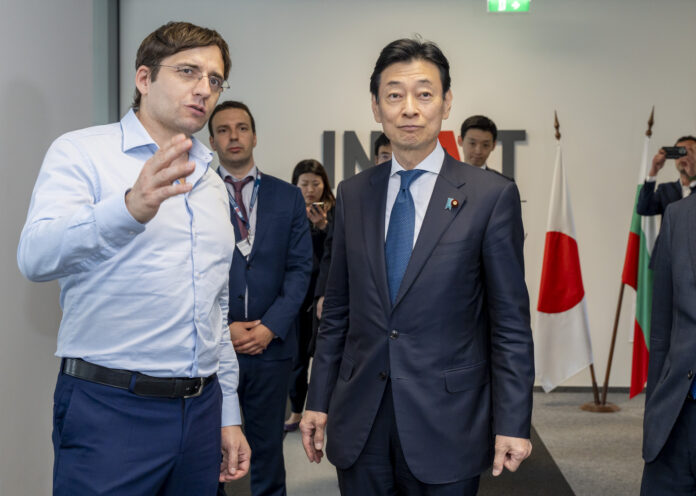 INSAIT и Ясутоши Нишимура