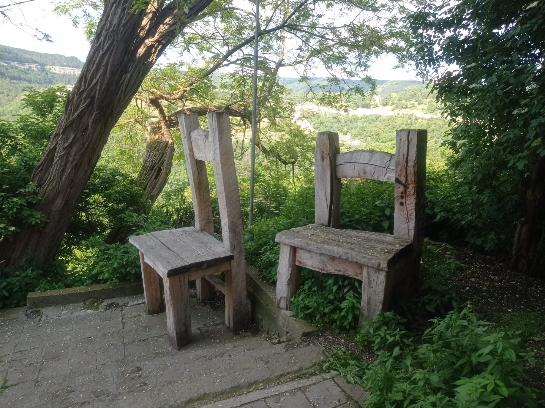 Столове - Искра.бг