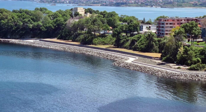 Новият облик на крайбрежната алея в Китен