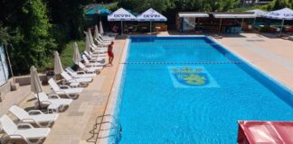 Плувен басейн "Флора"