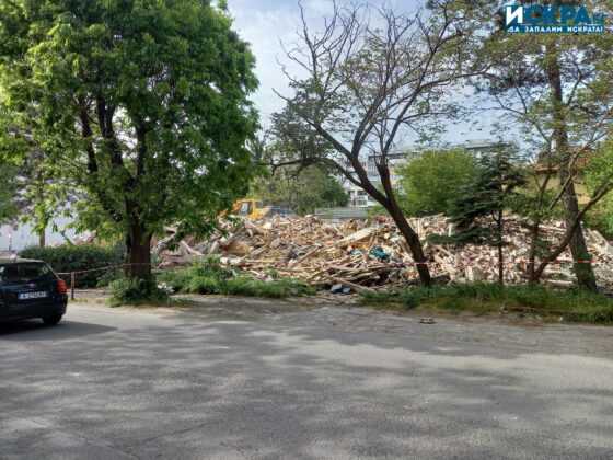 Съборен блок