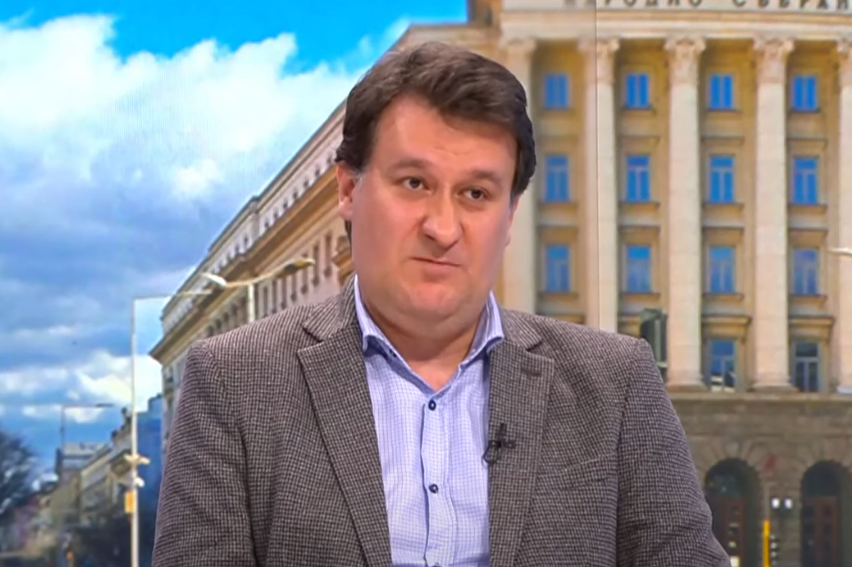 Доц. Милен Любенов