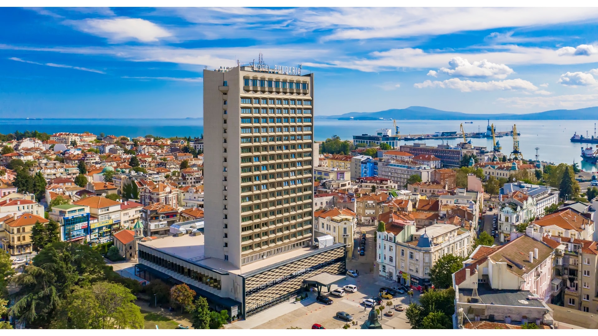 Бургас се нуждае от паркинг в центъра на града и