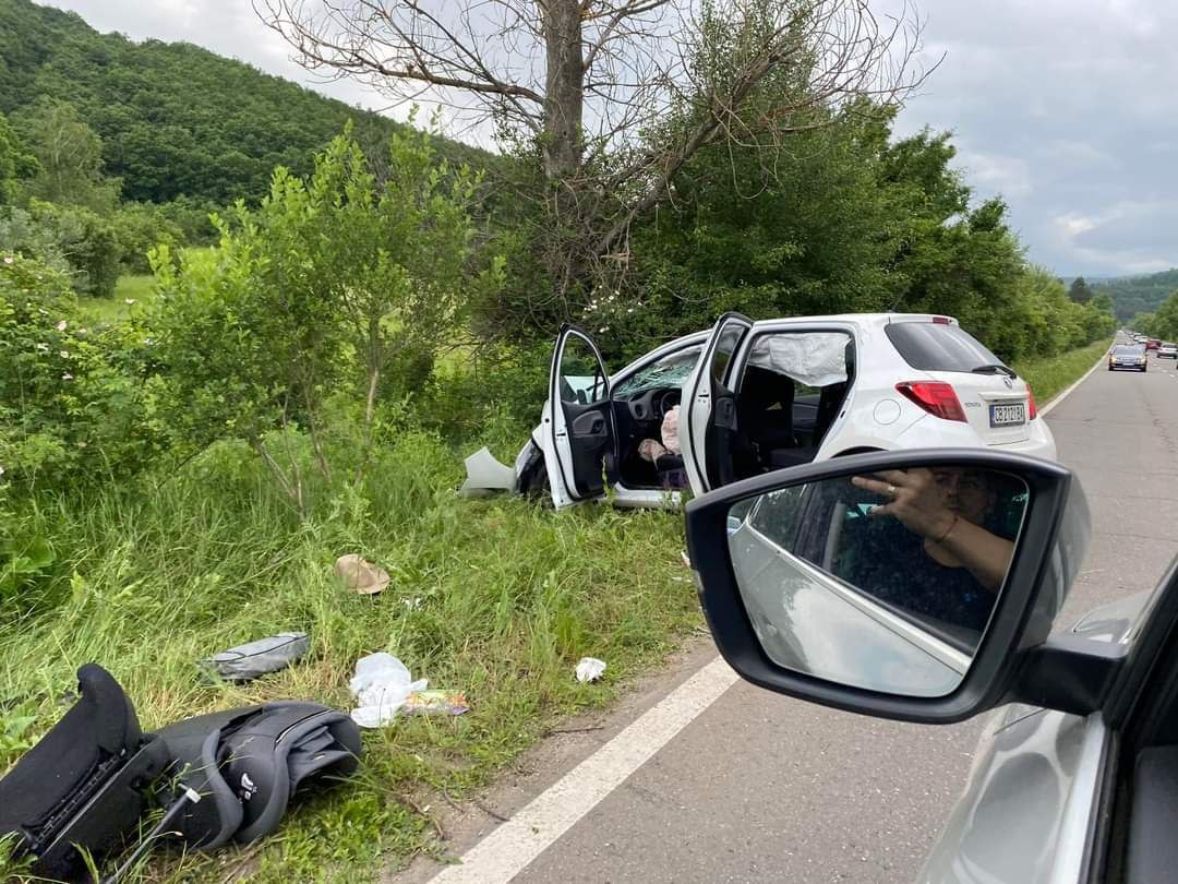Дете е пострадало при тежко пътнотранспортно произшествие по пътя Саранци Долно