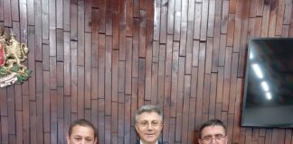 Кметът Белгин Кадиш и председателят на ДПС Мустафа Карадайъ