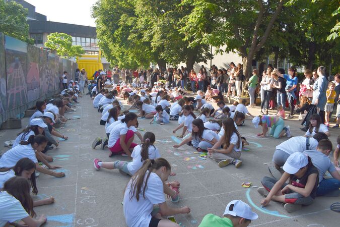 246 малки художници се включиха в конкурса за рисунка на