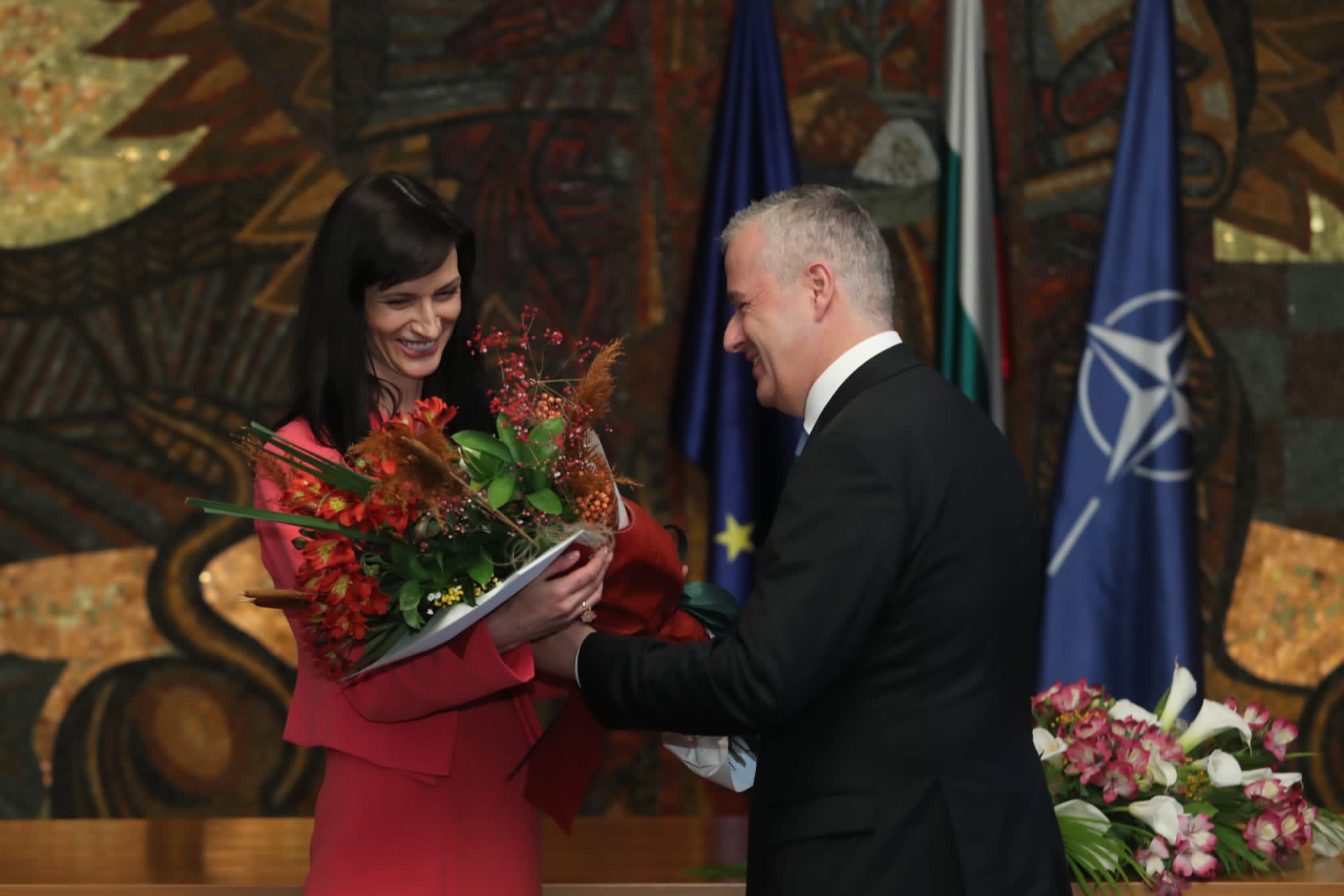 Всички заедно трябва да отстояваме мястото и ролята на страната