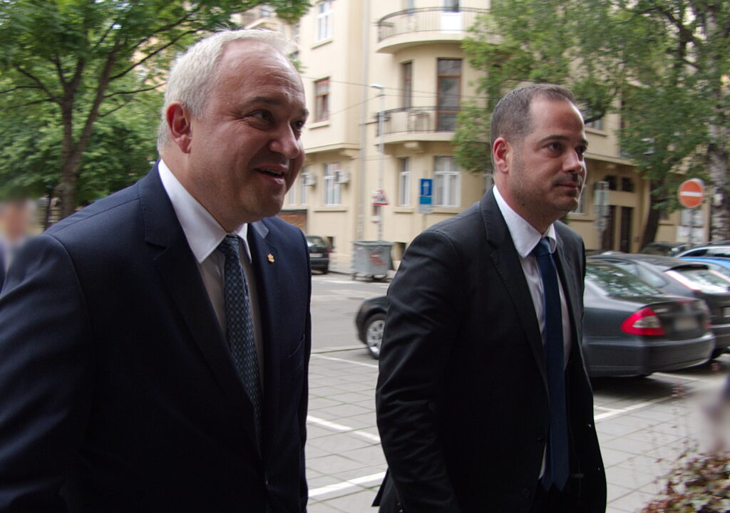 ще промени повдигнатото обвинение на бившия министър на вътрешните работи