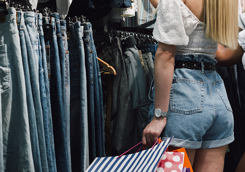 Намаление в оборота в търговията на дребно с 2 0 се