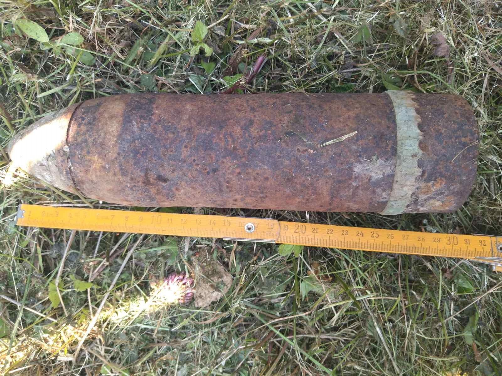 Унищожен е невзривен боеприпас, намерен в частен имот в село