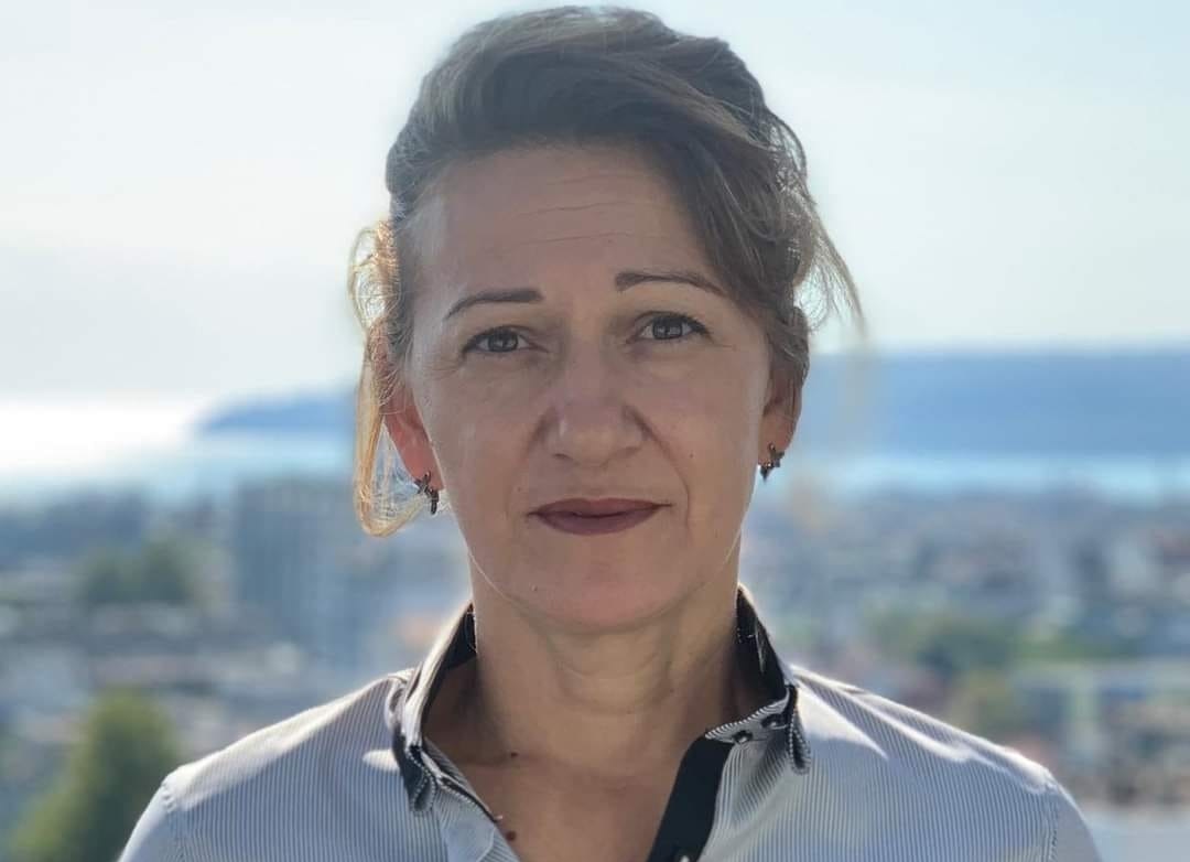 Стела Николова