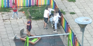 Трошене на площадката