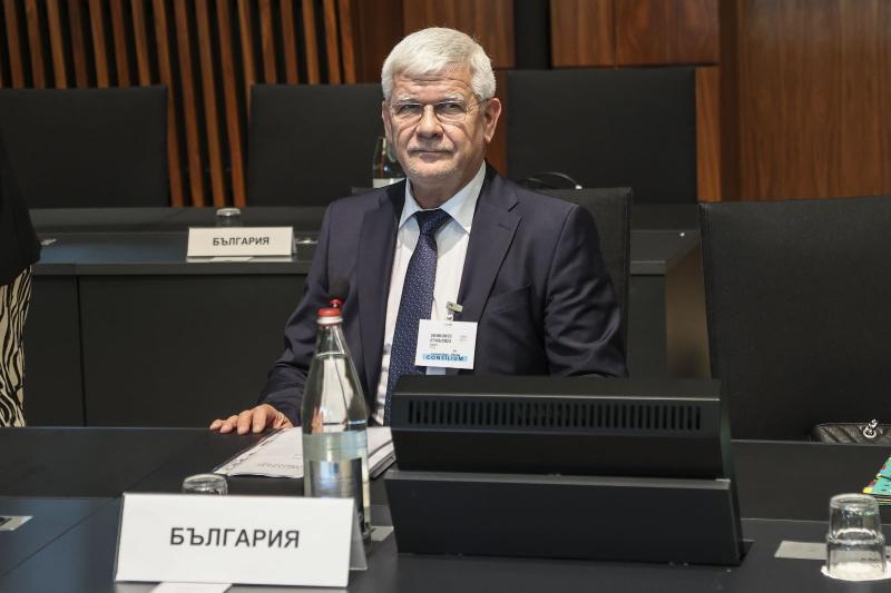 Министърът на земеделието Кирил Вътев е подал оставка предадоха от