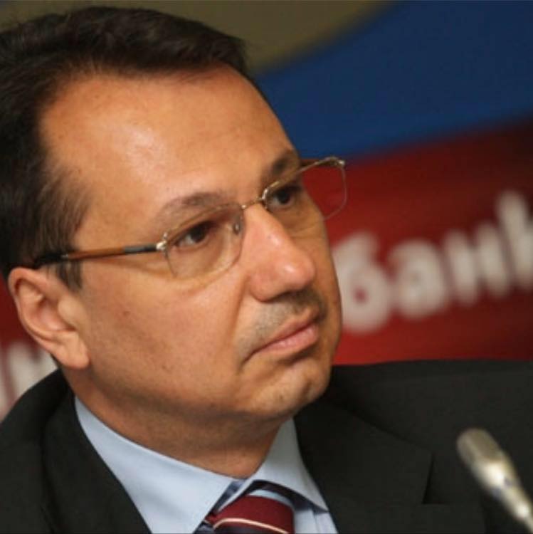 Финансистът и икономист Юлиан Войнов публикува анализ във Facebook в