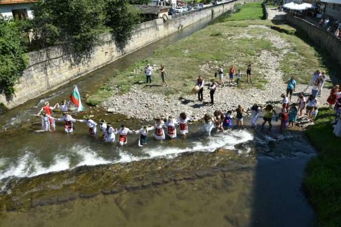 Женско самодивско хоро
