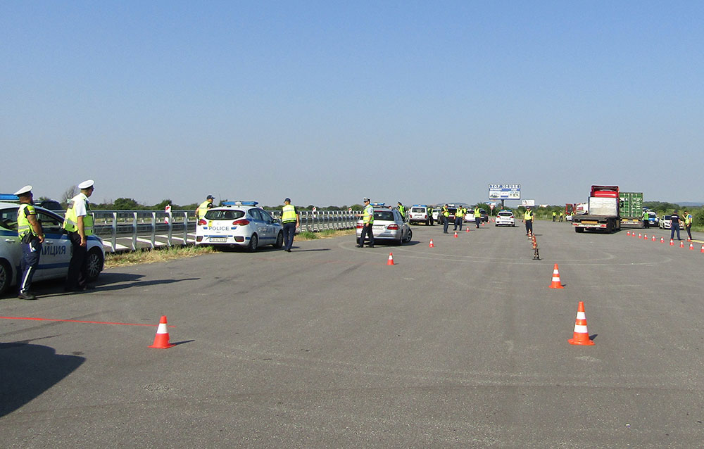 Съвместната специализирана операция по метода широкообхватен контрол се проведе днес