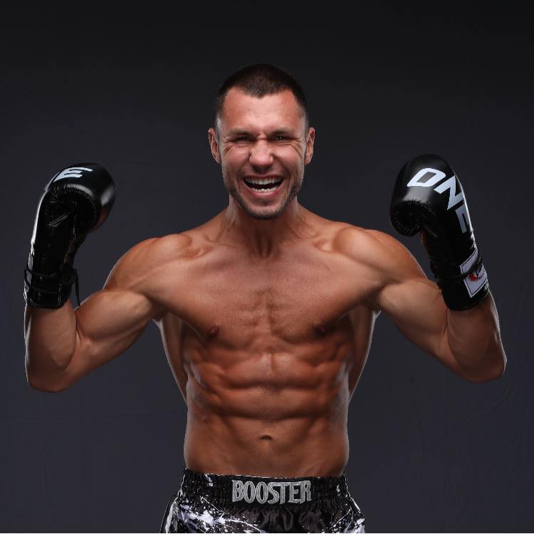 Боецът ни Богдан Шумаров е постигнал втора победа в най елитната