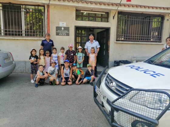 Полиция, деца