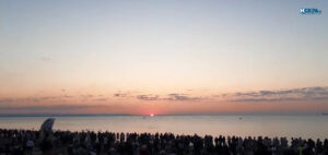 Изгрев, Джулай морнинг