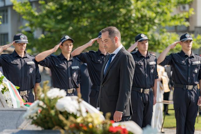 Министър Калин Стоянов