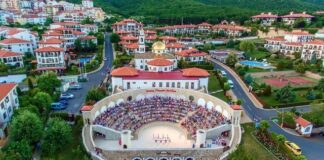 Амфитеатър Арена в Свети Влас