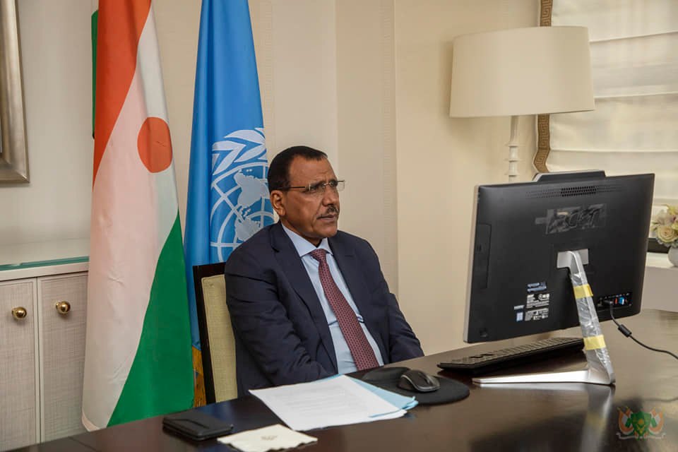 Войници в западноафриканската страна Нигер обявиха преврат по националната телевизия