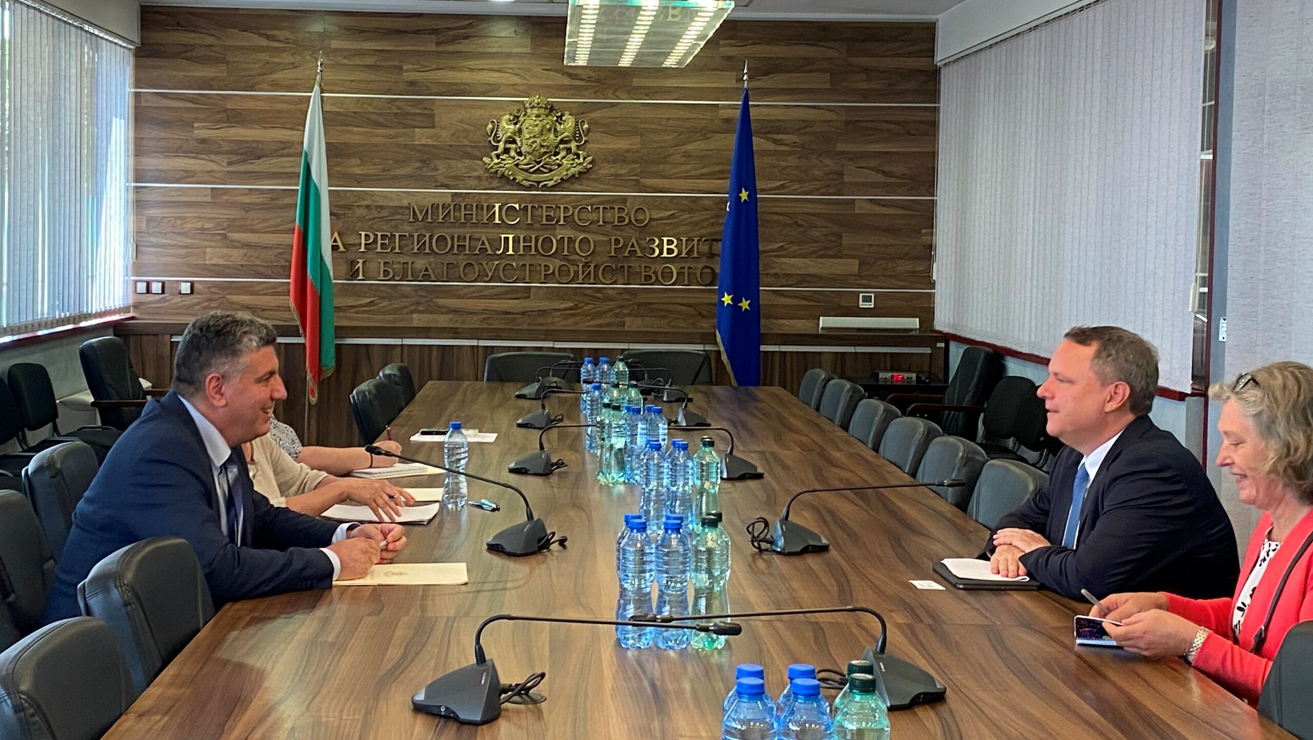 Възможностите за разработването на нова стратегия за развитие на пътната