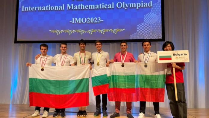 Най-добрите български ученици по математика спечелиха 6 медала от най-силното