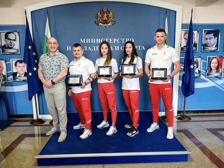 Министърът на младежта и спорта Димитър Илиев награди официално всички