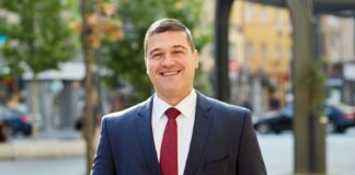 Никола Вапцаров