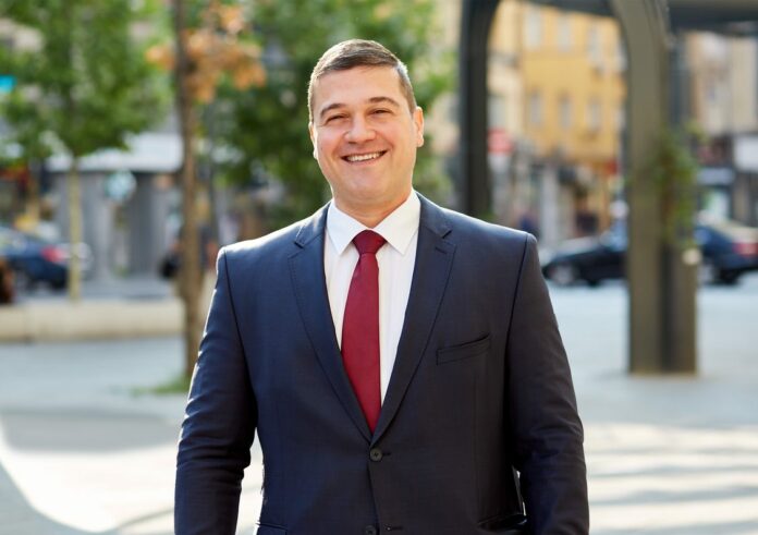 Никола Вапцаров