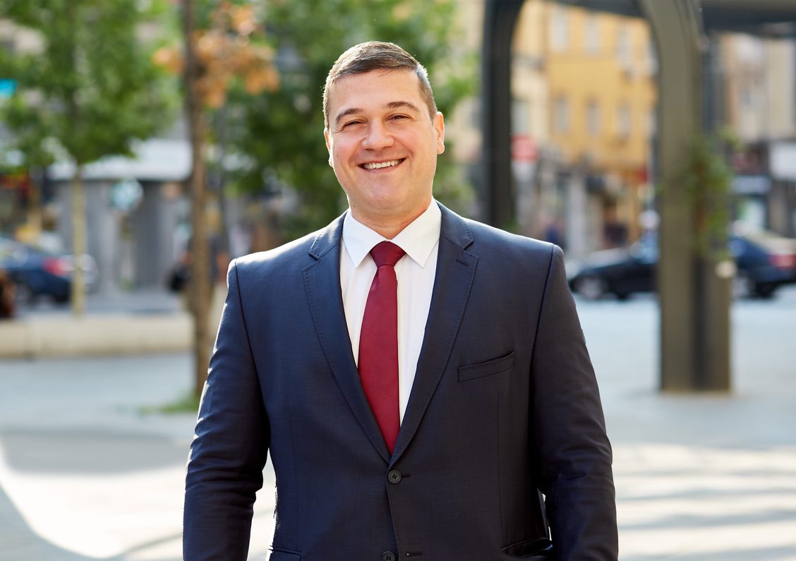 Мая Манолова обяви че предложението на Изправи се БГ за публично