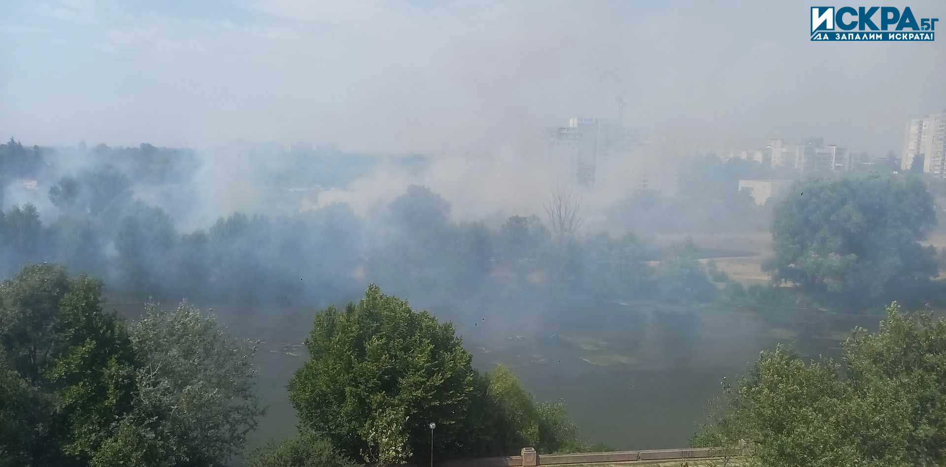 Пожар Снимка Искра бг
Голям пожар гори в близост до река Марица