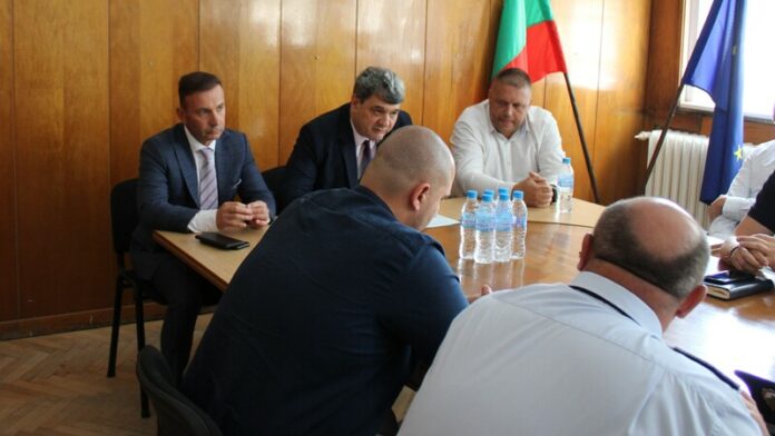 Представяне на старши комисар Тихомир Ценов