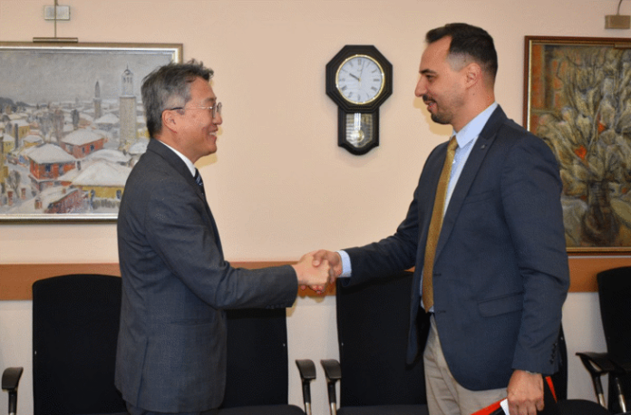 Бе Джонгин и Богдан Богданов