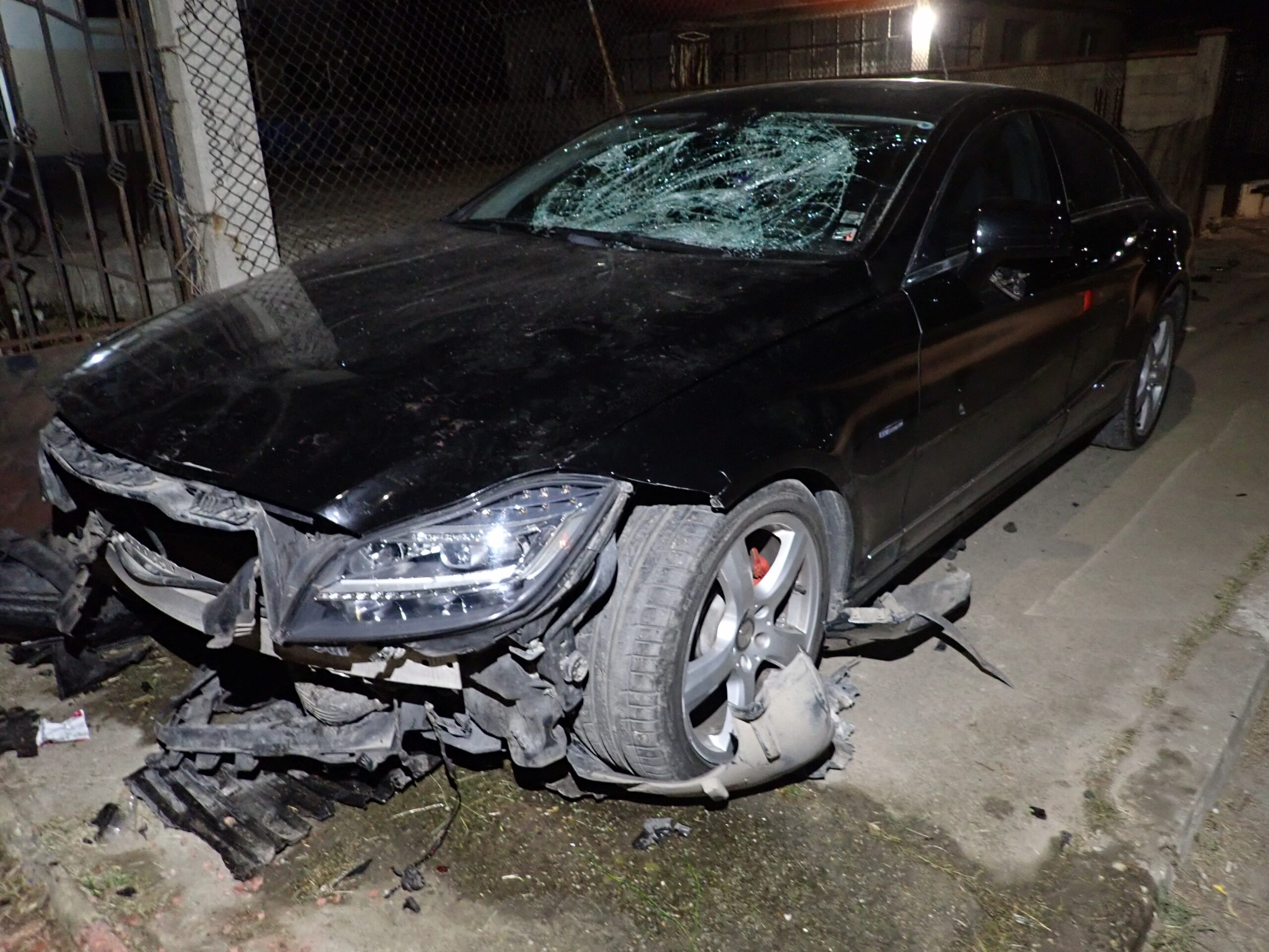 Шофьор е отнесъл пешеходци и е избягал от местопроизшествието в