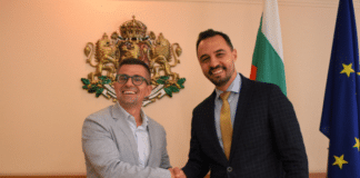 Андрей Арнаудов и министър Богдан Богданов