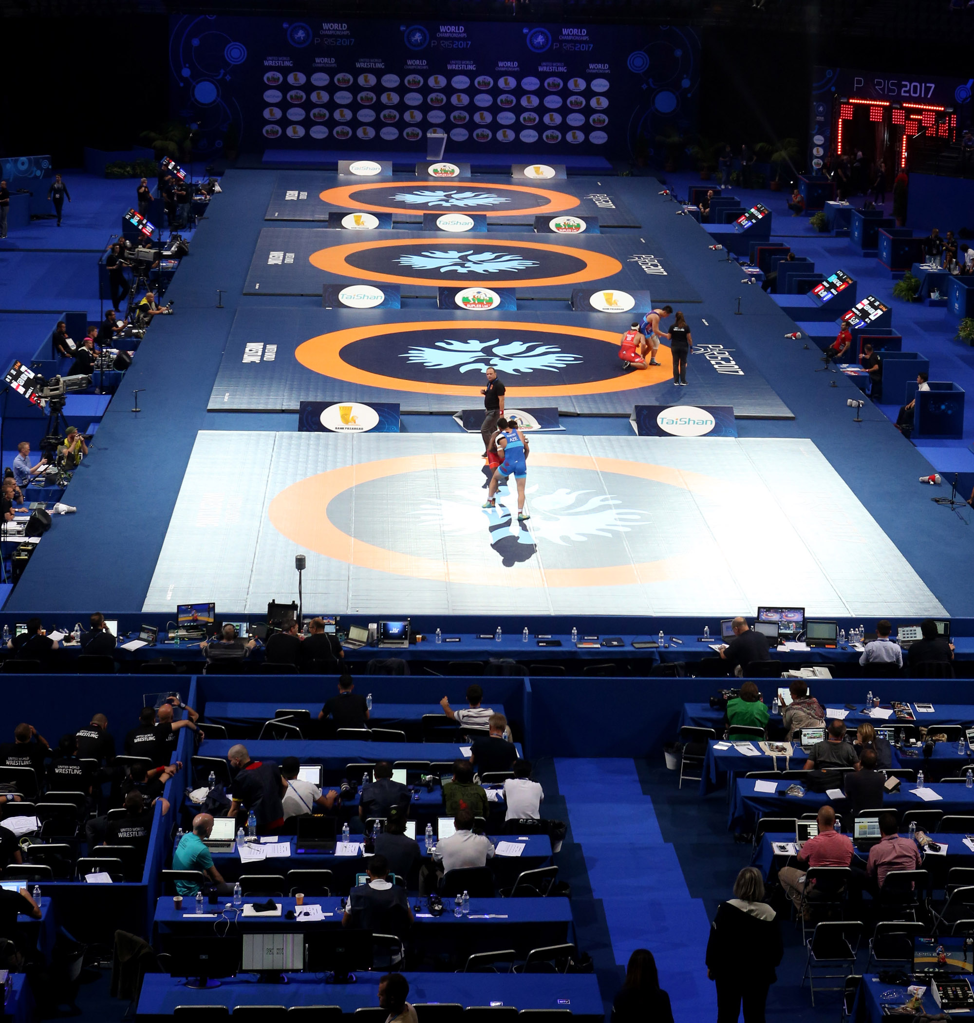 Националите в класическата борба до 20 г заминаха на лагер