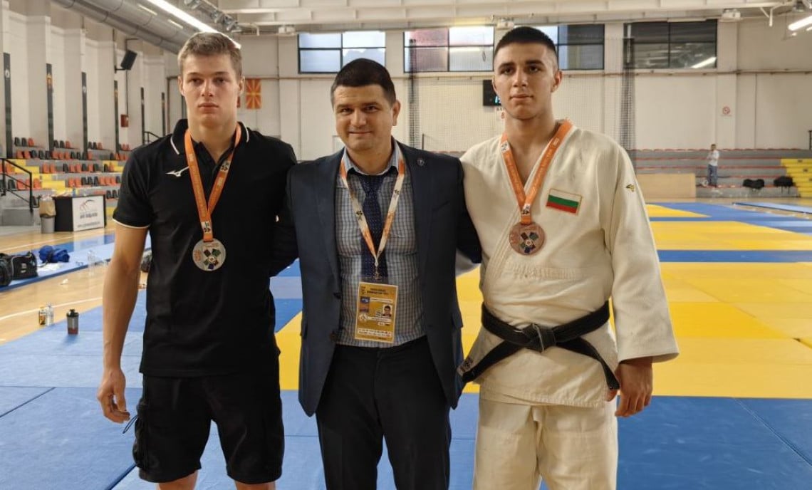 Сребро и бронз спечелиха младите ни джудисти в първия ден